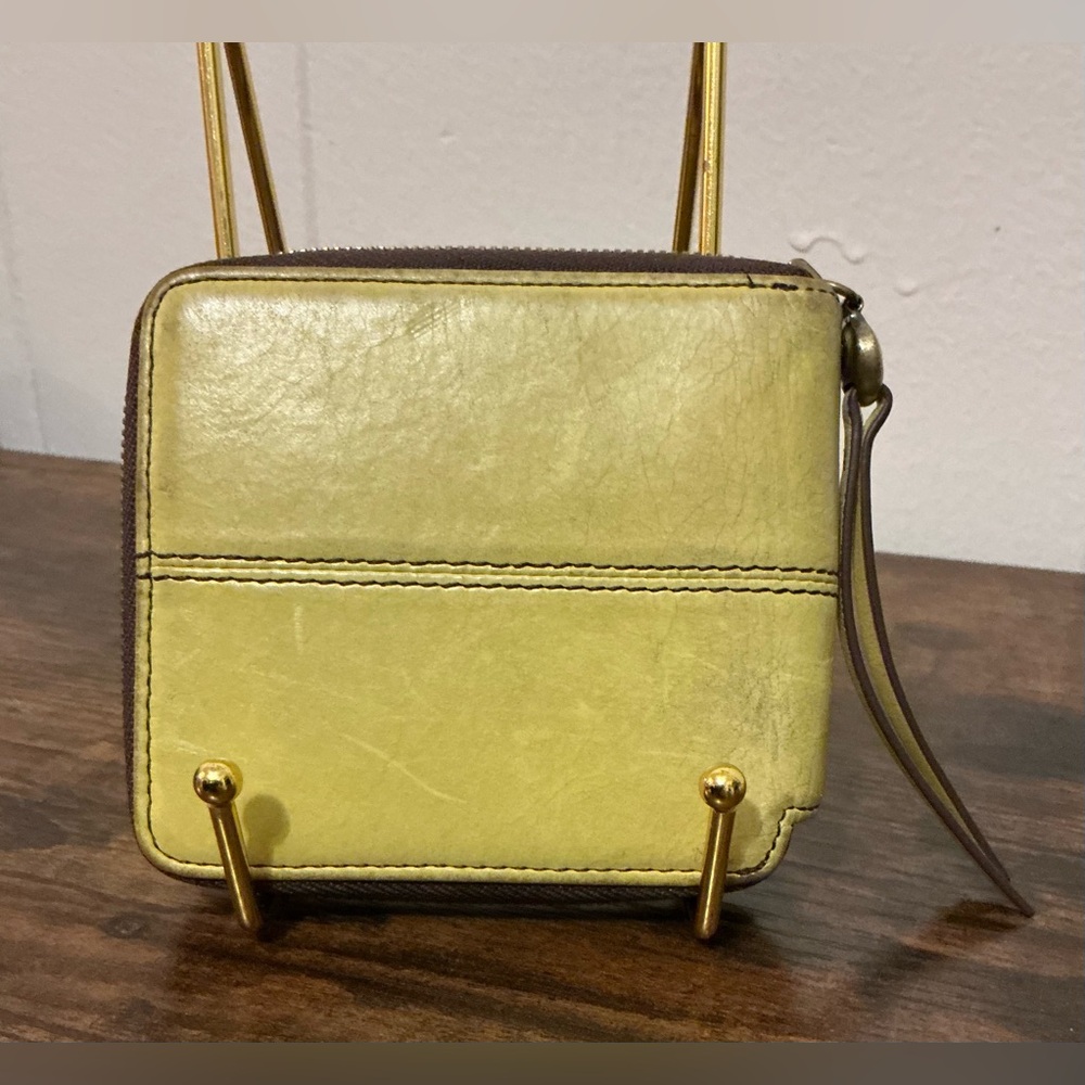 Vintage Rare Yellowish Distressed Bifold Zip Leather Hobo International Wallet - Picture 3 of 4